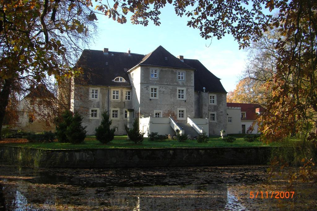 Hotel Wasserschloss Mellenthin Exteriör bild