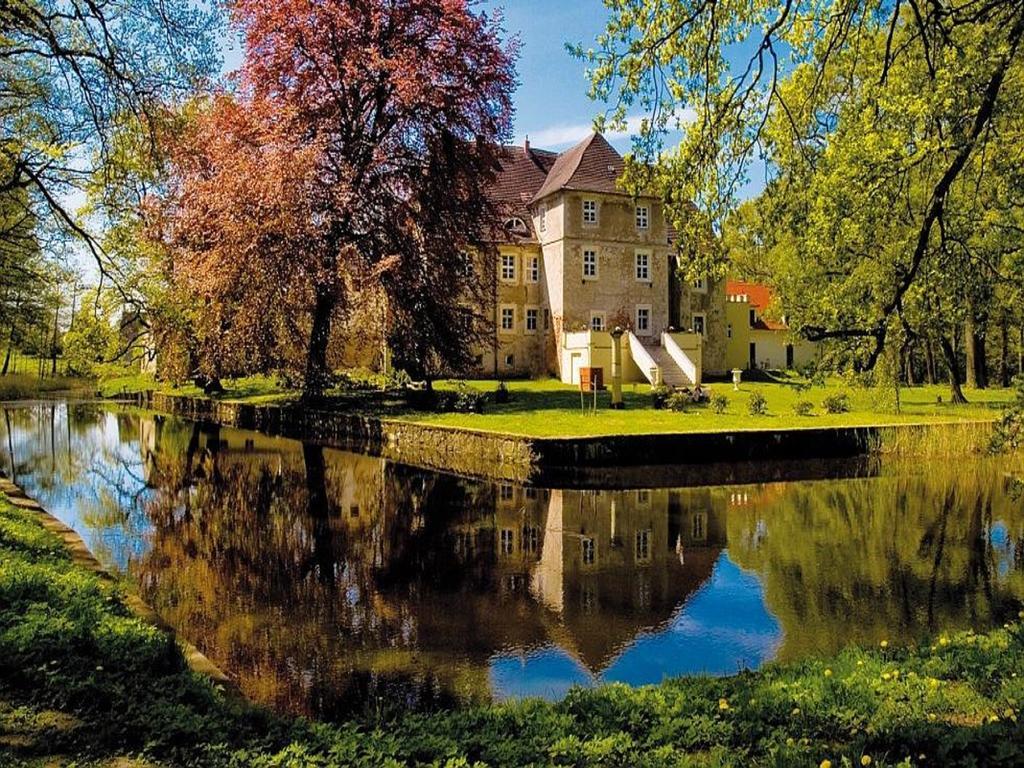 Hotel Wasserschloss Mellenthin Exteriör bild